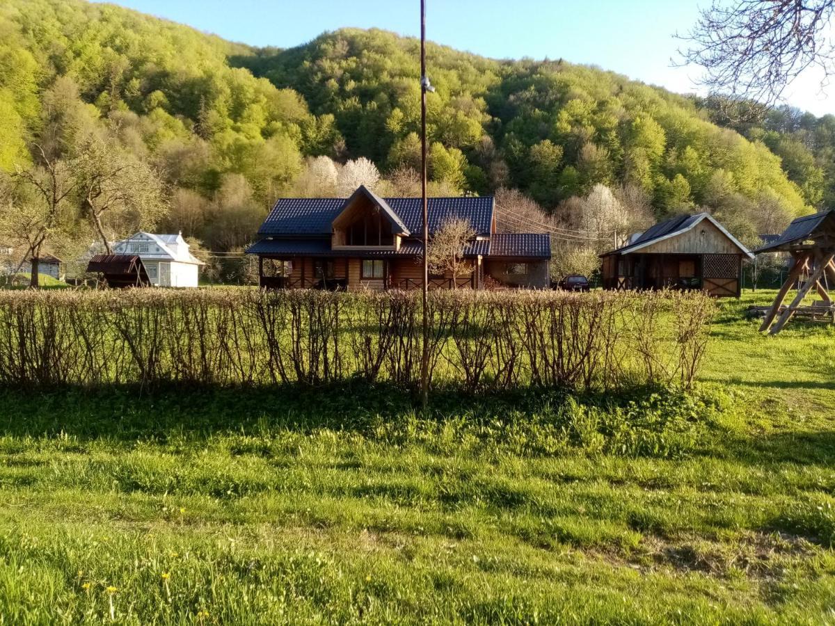 Садиба Федорчуків За Рікою Sheshory Esterno foto