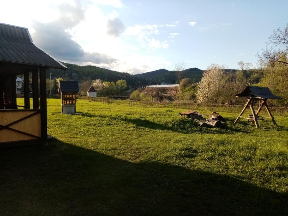 Садиба Федорчуків За Рікою Sheshory Esterno foto